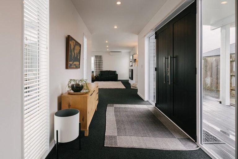 Photo of property in 10 Monaco Grove, Fitzherbert, Palmerston North, 4410