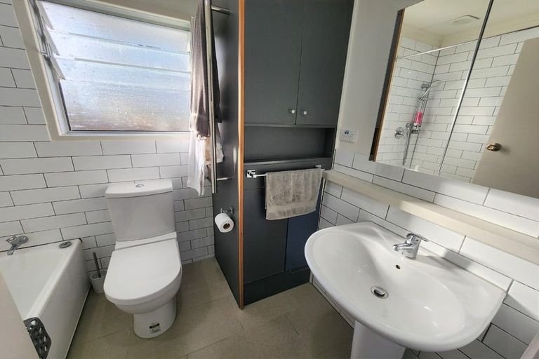 Photo of property in 2/46a Moana Avenue, Onehunga, Auckland, 1061