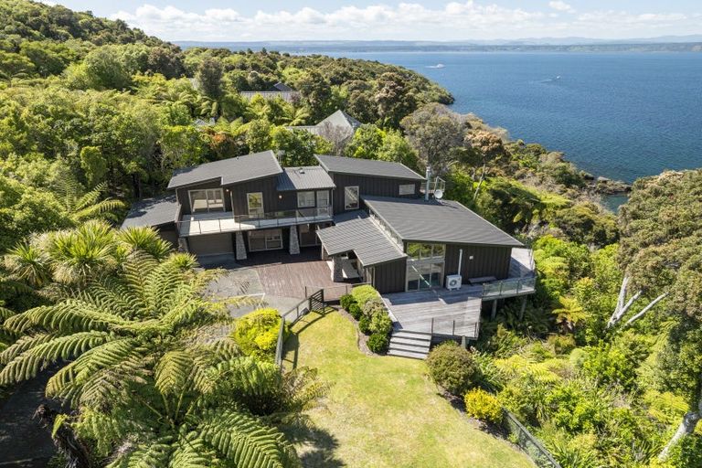 Photo of property in 47 Whakamoenga Point, Acacia Bay, Taupo, 3385