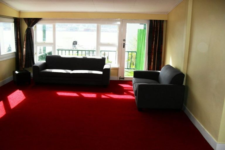 Photo of property in 216 Oriental Parade, Oriental Bay, Wellington, 6011