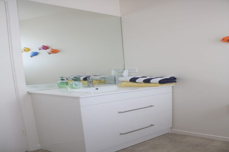 Photo of property in 59 Field Way, Waikanae Beach, Waikanae, 5036