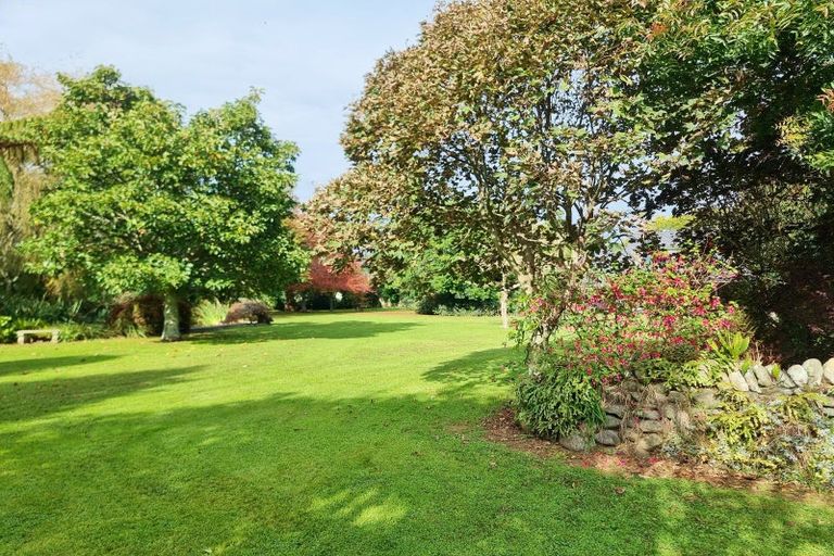 Photo of property in 275 Kimberley Road, Levin, 5571