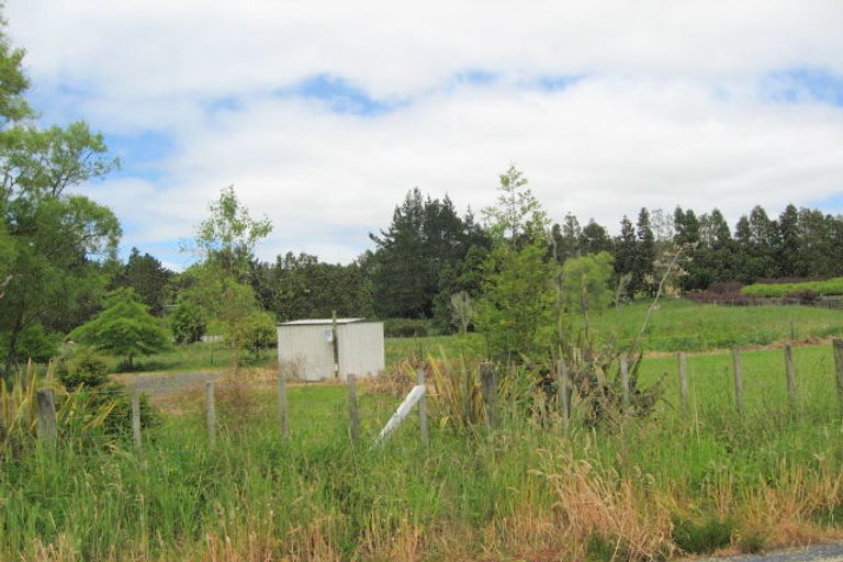 Photo of property in 35 Kanuka Road, Bombay, 2675