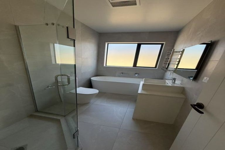 Photo of property in 5 Ritetai Street, Clarks Beach, 2122