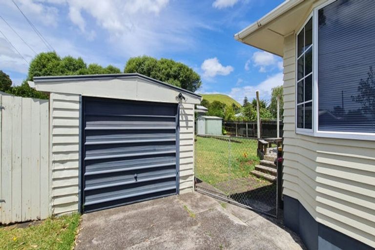 Photo of property in 13 Wallace Road, Mangere Bridge, Auckland, 2022