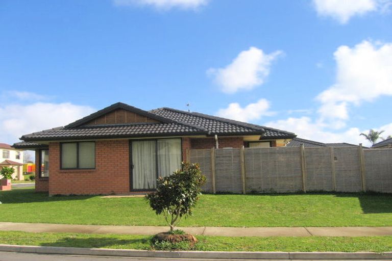 Photo of property in 17 Walter Haddrell Crescent, Flat Bush, Auckland, 2016