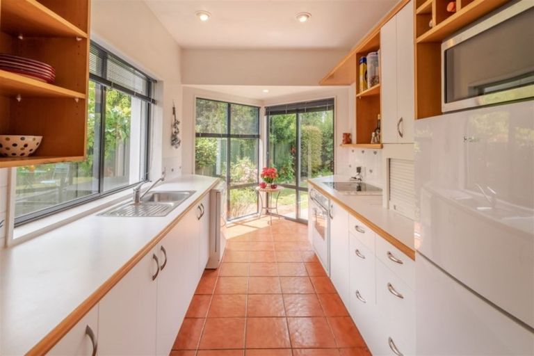 Photo of property in 2/290 Withells Road, Avonhead, Christchurch, 8042