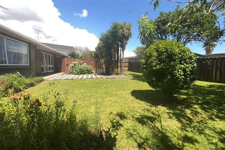 Photo of property in 43 Meadway, Sunnyhills, Auckland, 2010