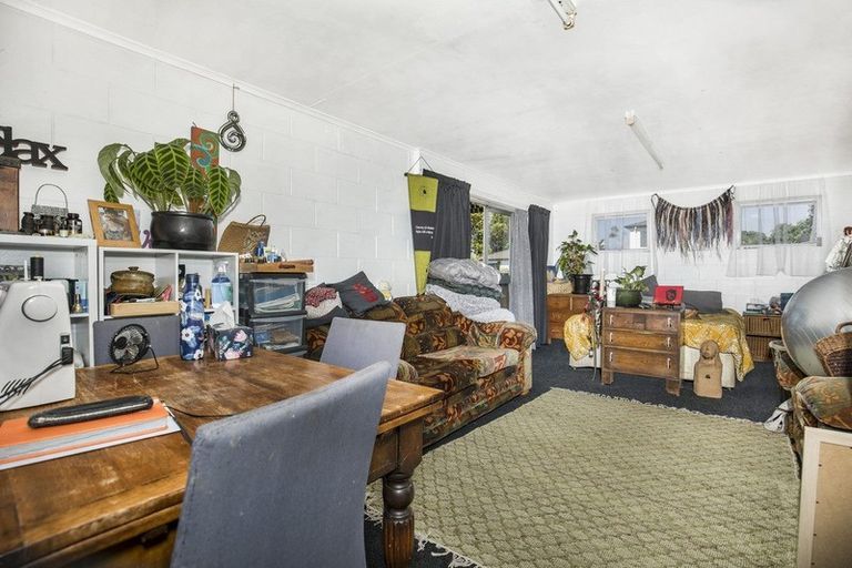 Photo of property in 22 Estuary Road, Weymouth, Auckland, 2103