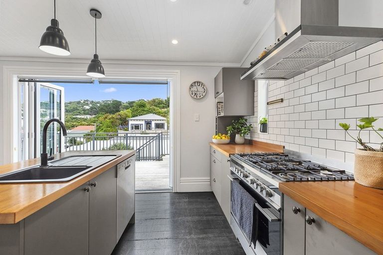 Photo of property in 430 Adelaide Road, Berhampore, Wellington, 6023