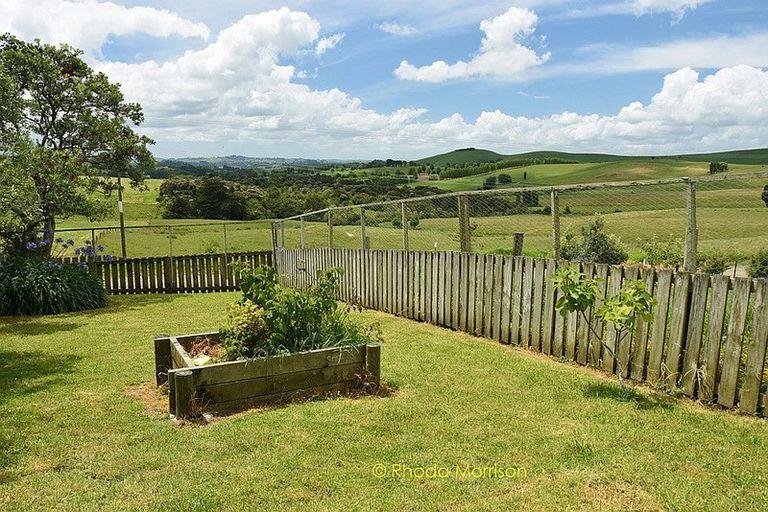 Photo of property in 52 Gallie Branch Road, Matakohe, 0594