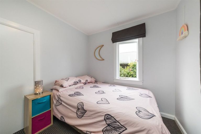 Photo of property in 39 Punga Street, Tangimoana, 4822