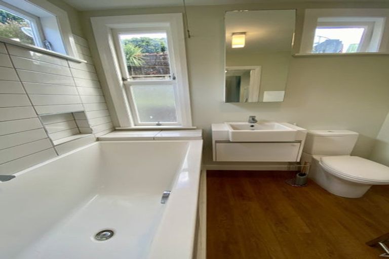 Photo of property in 3/38 Edinburgh Terrace, Berhampore, Wellington, 6023