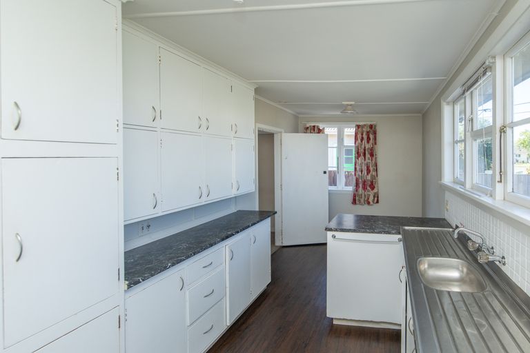 Photo of property in 9 Wilmot Street, Northcote, Christchurch, 8052