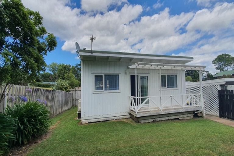 Photo of property in 4/176 Henderson Valley Road, Henderson, Auckland, 0612