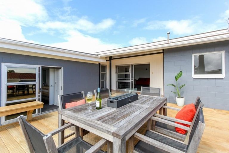 Photo of property in 26 Truby King Street, Merrilands, New Plymouth, 4312