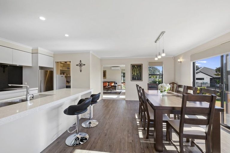 Photo of property in 49 Links Drive, Waiwhakaiho, New Plymouth, 4312