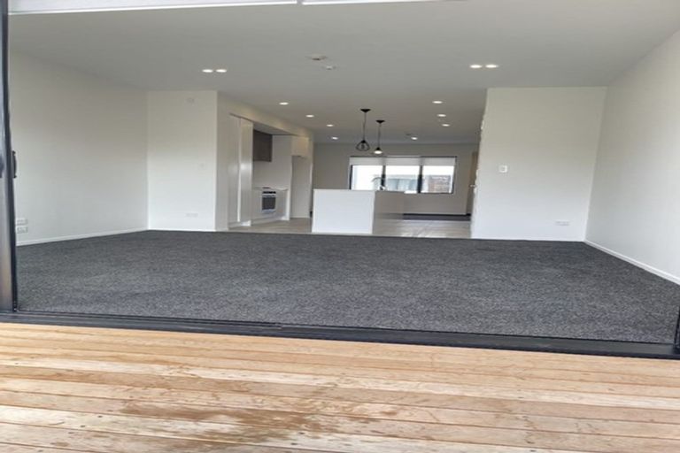 Photo of property in 84 Rangihina Road, Hobsonville, Auckland, 0616