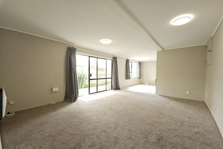 Photo of property in 50 Postgate Drive, Whitby, Porirua, 5024