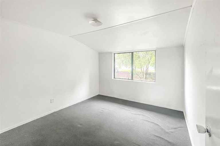 Photo of property in 16 Armada Drive, Ranui, Auckland, 0612