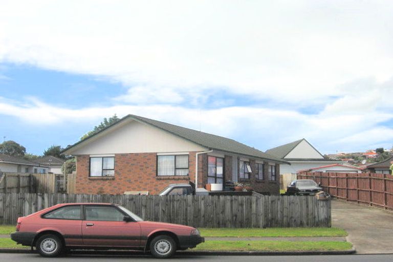 Photo of property in 48 Aviemore Drive, Highland Park, Auckland, 2010