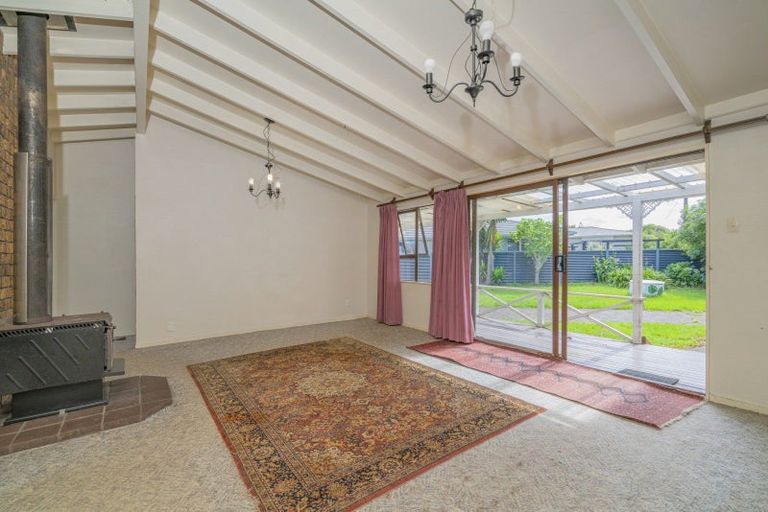 Photo of property in 20 Annette Place, Whitianga, 3510