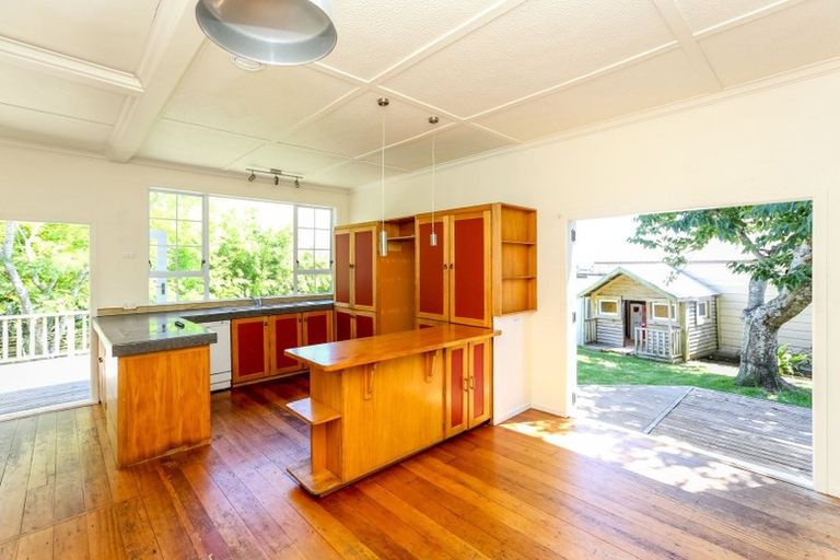 Photo of property in 222 Frankley Road, Frankleigh Park, New Plymouth, 4310