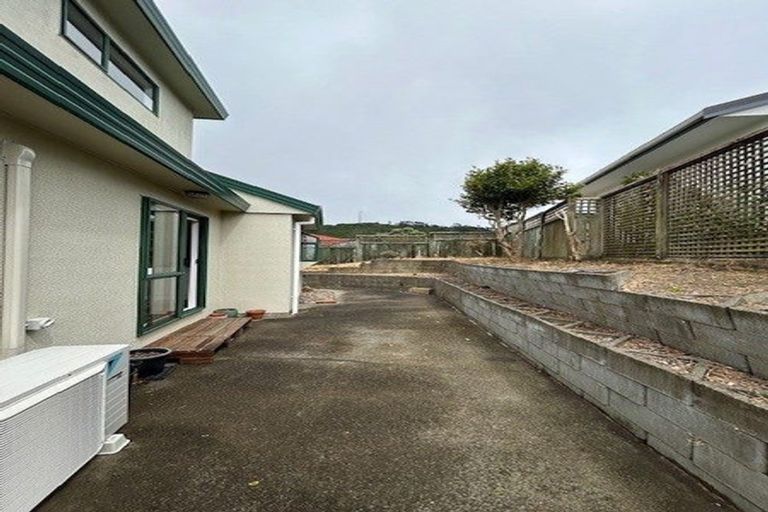 Photo of property in 99 Ashton Fitchett Drive, Brooklyn, Wellington, 6021