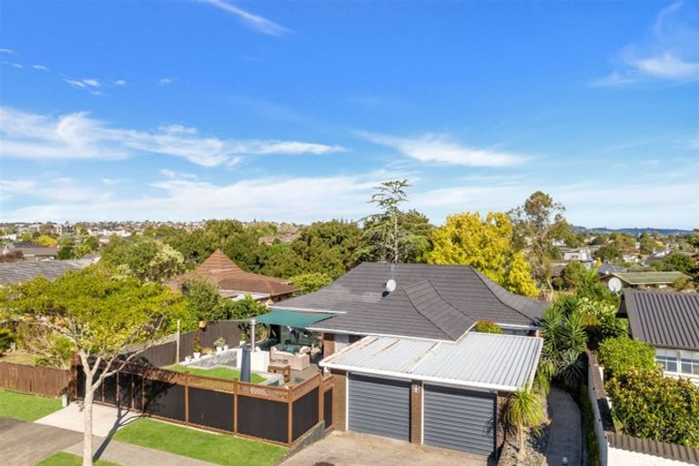 Photo of property in 9 Serrita Avenue, Sunnyhills, Auckland, 2010