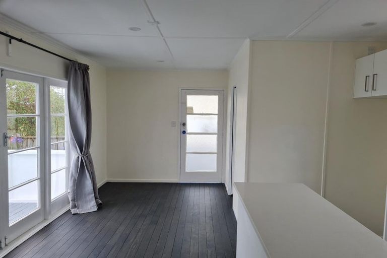 Photo of property in 2/1341 Whangaparaoa Road, Army Bay, Whangaparaoa, 0930