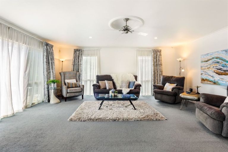 Photo of property in 20 Arlose Place, Westgate, Auckland, 0614