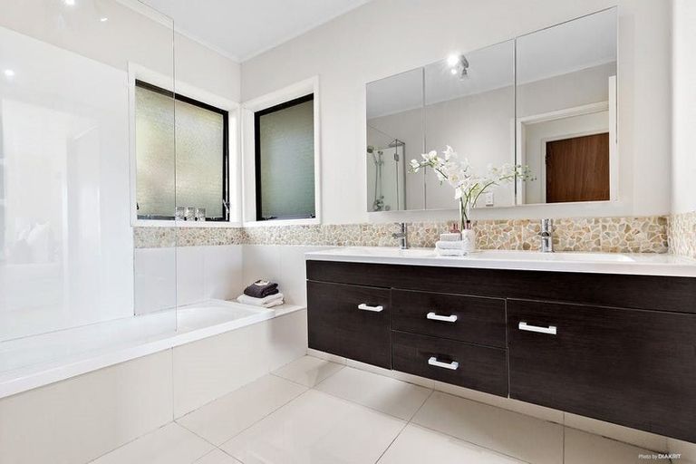 Photo of property in 29 Bellbird Rise, Murrays Bay, Auckland, 0630