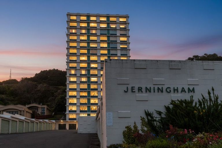 Photo of property in Jerningham Apartments, 20 Oriental Terrace, Oriental Bay, Wellington, 6011