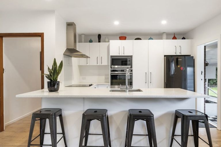 Photo of property in 36 Yeovil Road, Te Atatu Peninsula, Auckland, 0610