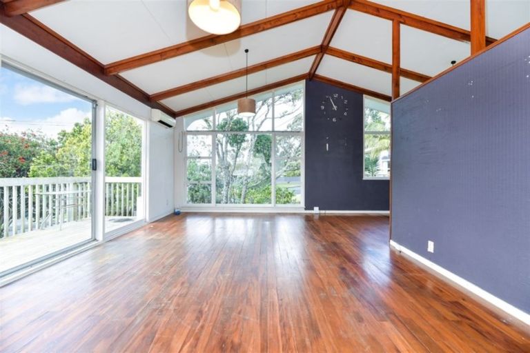 Photo of property in 109 Tiroroa Avenue, Te Atatu South, Auckland, 0610