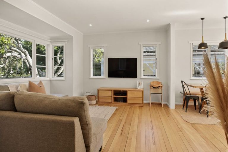 Photo of property in 8 Saint Winifreds Avenue, Hamilton East, Hamilton, 3216