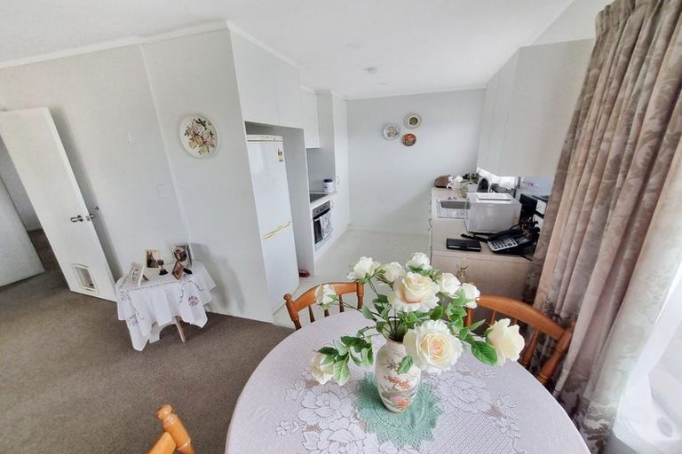 Photo of property in 4/15 Seabrook Avenue, New Lynn, Auckland, 0600