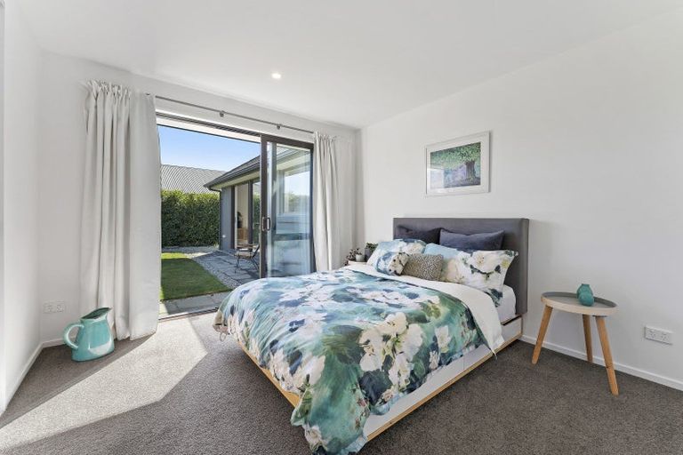 Photo of property in 21 De Bettencor Place, Mount Pisa, Cromwell, 9383