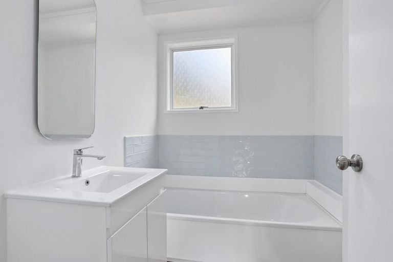 Photo of property in 35 Terra Nova Street, Glen Eden, Auckland, 0602