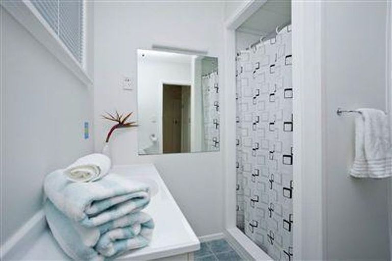 Photo of property in 2/25 Corunna Road, Milford, Auckland, 0620