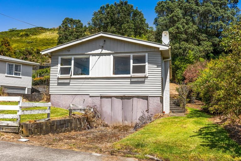 Photo of property in 28 Whakawhiti Street, Marfell, New Plymouth, 4310
