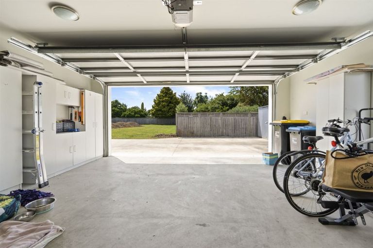 Photo of property in 6 Plescher Crescent, Leamington, Cambridge, 3432