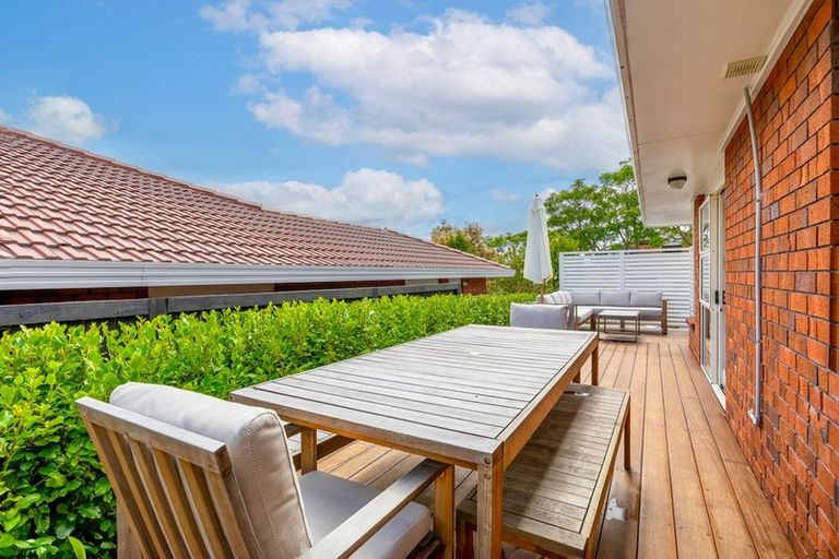 Photo of property in 1a Compass Place, Te Atatu Peninsula, Auckland, 0610