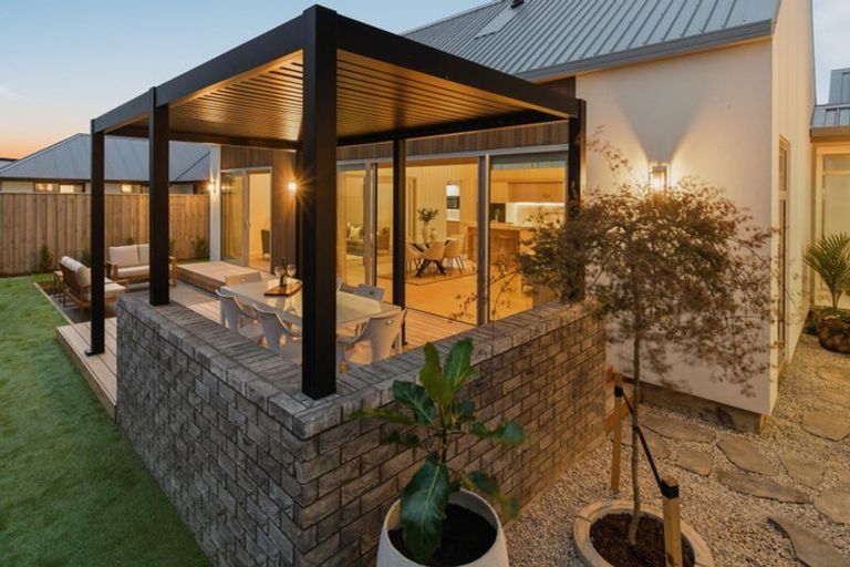 Photo of property in 30 Frank Ernest Crescent, Prebbleton, 7604