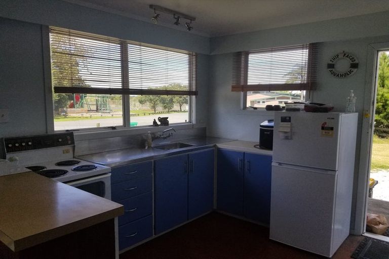 Photo of property in 2 Okahukura Road, Tapora, Wellsford, 0977