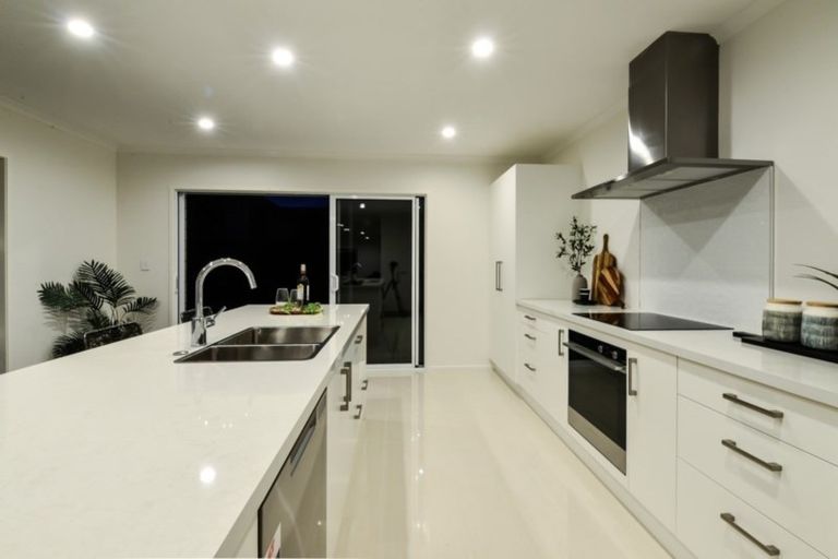 Photo of property in 42 Probert Crescent, Chartwell, Hamilton, 3210