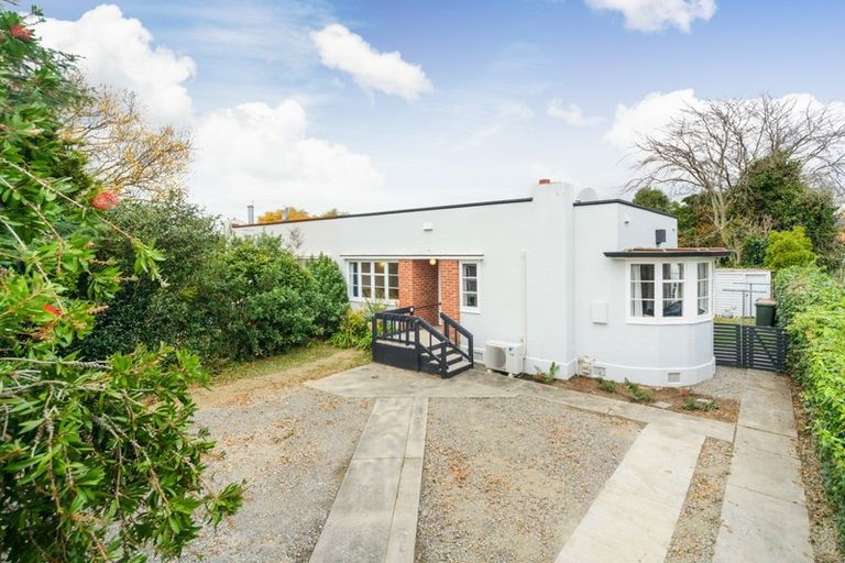 Photo of property in 90 Savage Crescent, West End, Palmerston North, 4412