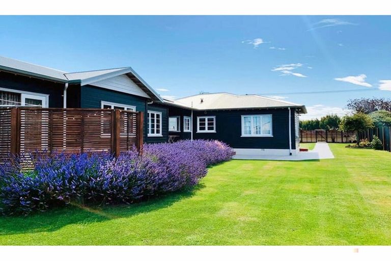 Photo of property in 17 Thackeray Street, Saint Andrews, 7988