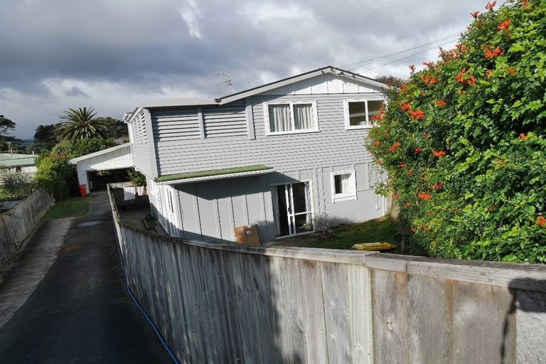 Photo of property in 18a Titoki Road, Waikanae Beach, Waikanae, 5036