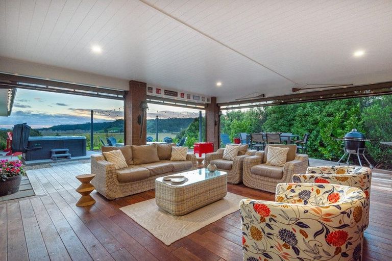 Photo of property in 14 Awatiro Drive, Kaukapakapa, 0871